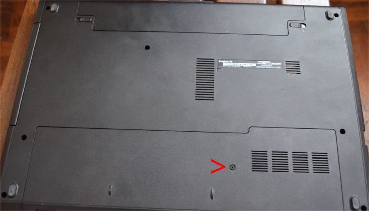 Dell Inspiron 15 3000 Upgrade Door on Bottom